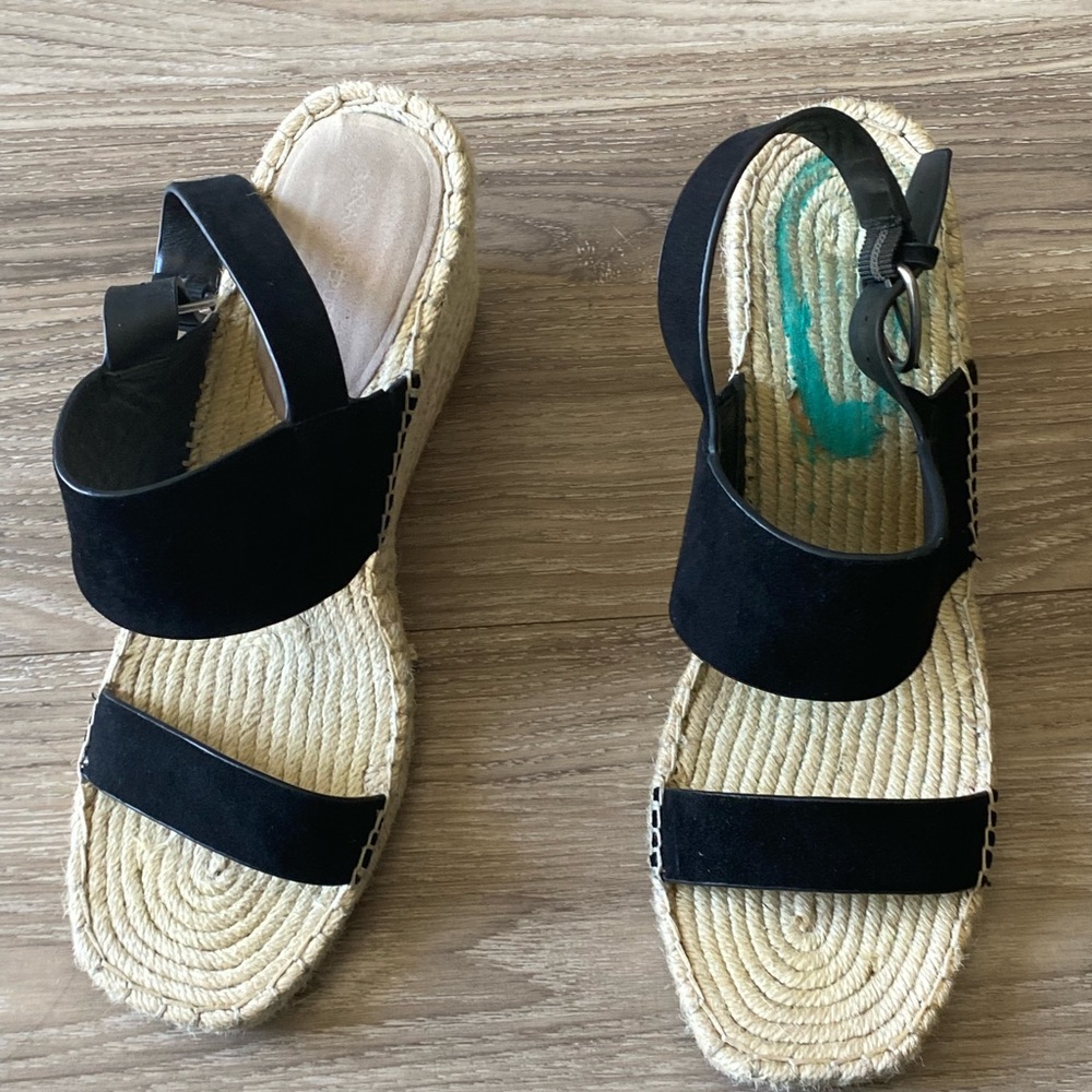 Banana republic size 10 leather rattan wedge heel sandals